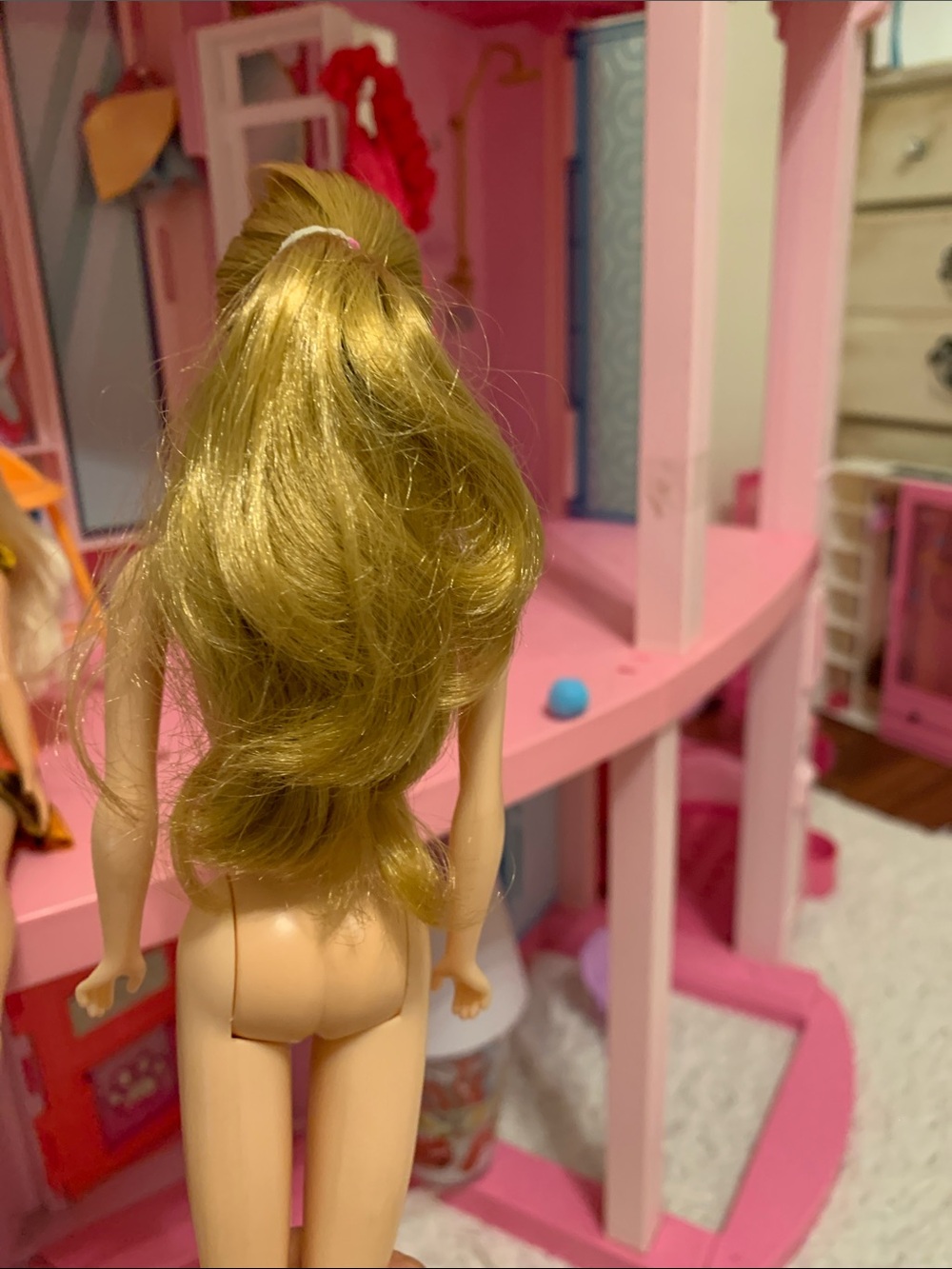 Retro look Barbie with 70s like handmade top - Picture 3 of 8